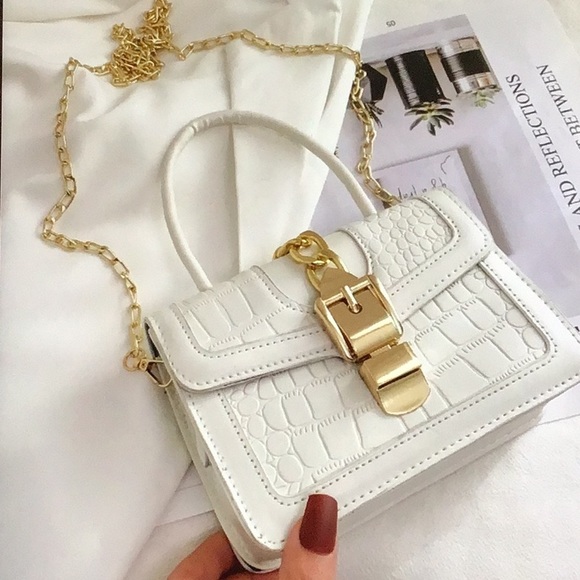 Bags - Picture 3 of 9